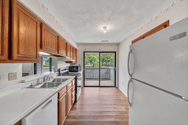 2413 Barnside CT, Salem, VA 24153