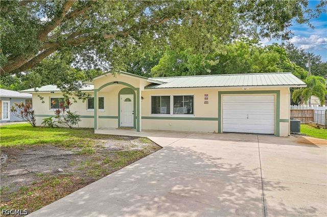 1130 Travis AVE, North Fort Myers, FL 33903