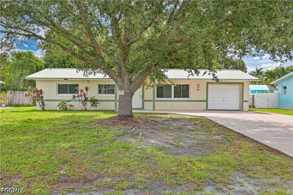 1130 Travis AVE, North Fort Myers, FL 33903