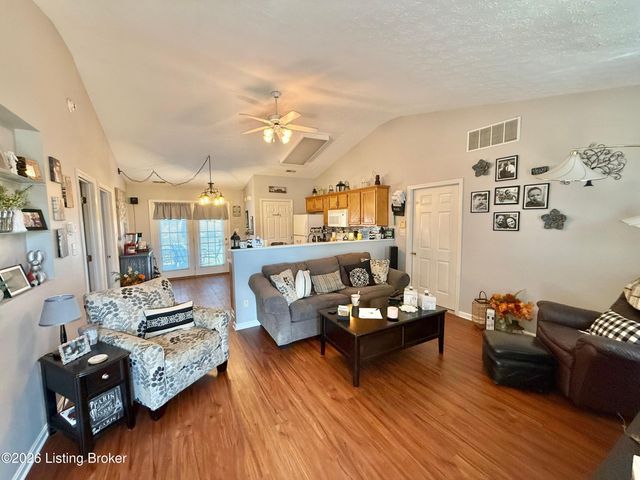 494 Louise Way, Mt Washington, KY 40047