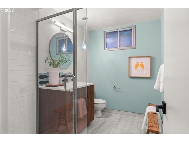 4102 Sw WESTDALE Dr, Portland, OR 97221