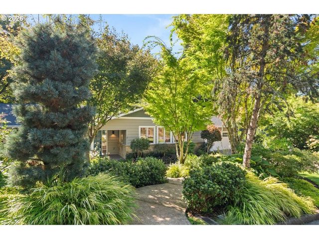4102 Sw WESTDALE Dr, Portland, OR 97221