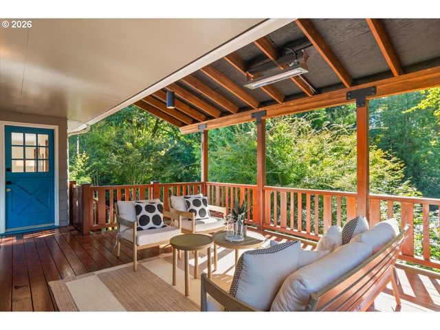 4102 Sw WESTDALE Dr, Portland, OR 97221