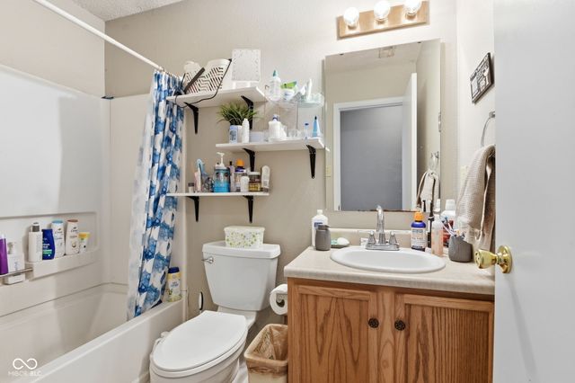 1804 Southernwood Lane, Indianapolis, IN 46231