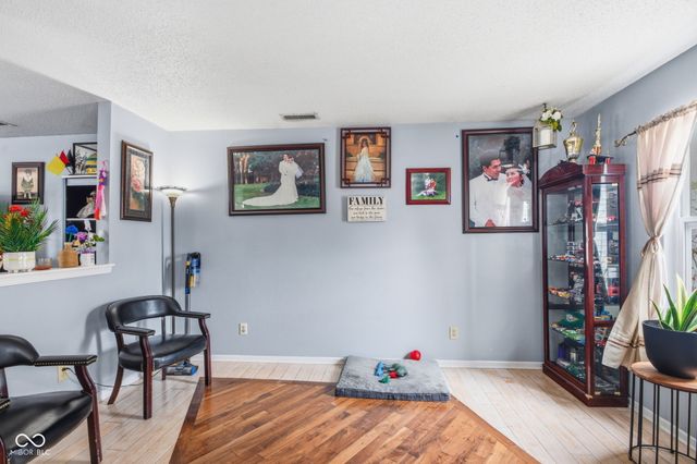 1804 Southernwood Lane, Indianapolis, IN 46231