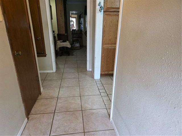 2104 Saint Charles Dr, Portland, TX 78374