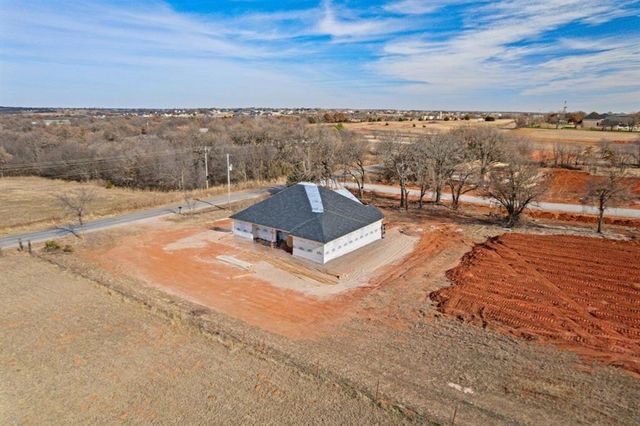 2200 Winter Ridge Road, Blanchard, OK 73010