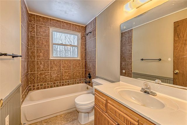 248 Greenbrier Rd, Bullskin Twp, PA 15610