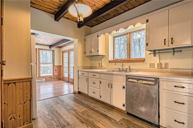 248 Greenbrier Rd, Bullskin Twp, PA 15610