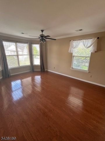 32 Rebecca Rd, East Hanover Twp., NJ 07936