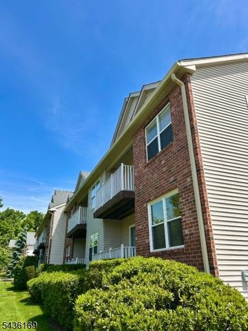 32 Rebecca Rd, East Hanover Twp., NJ 07936