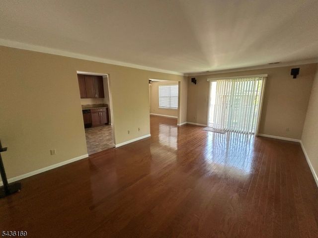 32 Rebecca Rd, East Hanover Twp., NJ 07936
