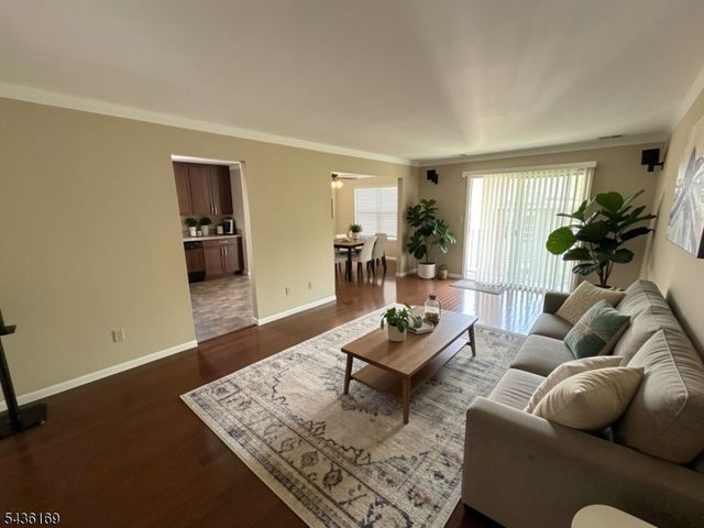 32 Rebecca Rd, East Hanover Twp., NJ 07936