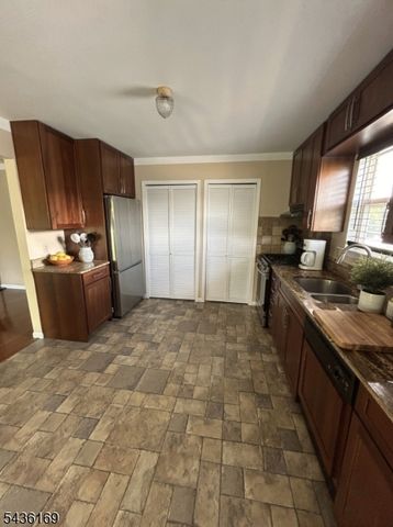 32 Rebecca Rd, East Hanover Twp., NJ 07936