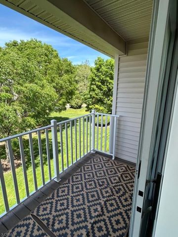 32 Rebecca Rd, East Hanover Twp., NJ 07936
