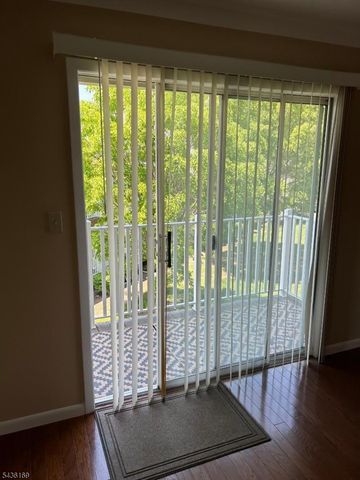 32 Rebecca Rd, East Hanover Twp., NJ 07936