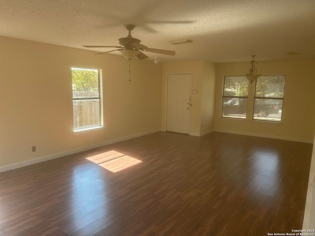 8055 CORAL MEADOW, Converse, TX 78109