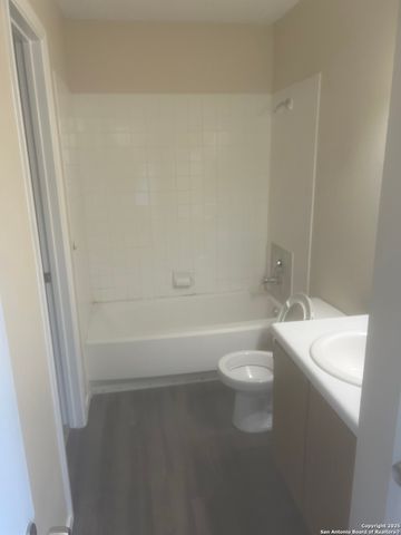 8055 CORAL MEADOW, Converse, TX 78109