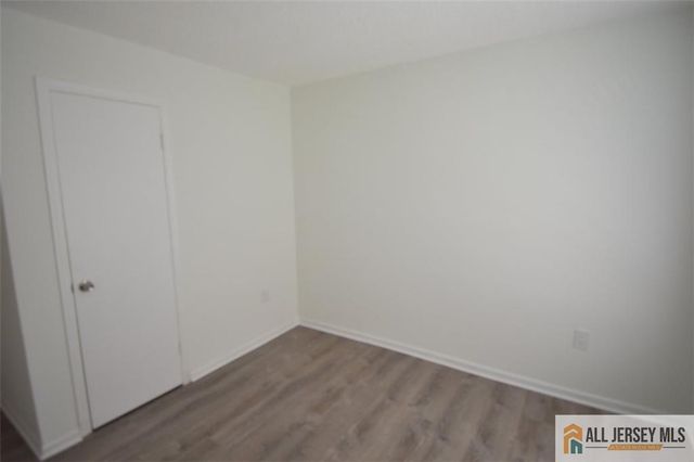 49 Farnham Square, Sayreville, NJ 08859