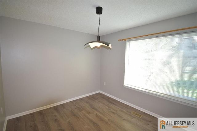 49 Farnham Square, Sayreville, NJ 08859