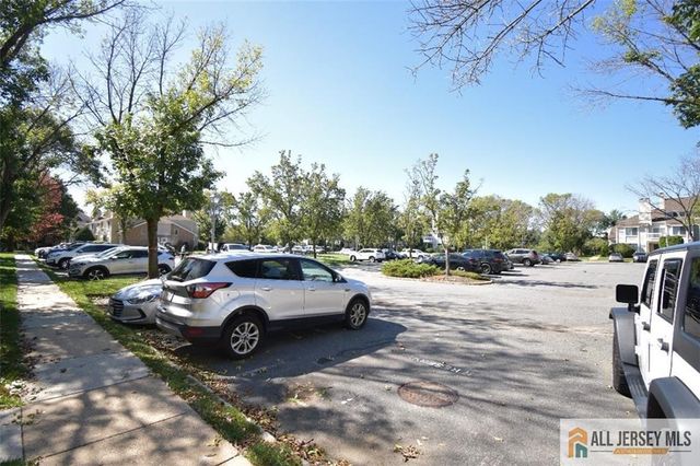 49 Farnham Square, Sayreville, NJ 08859