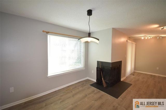 49 Farnham Square, Sayreville, NJ 08859