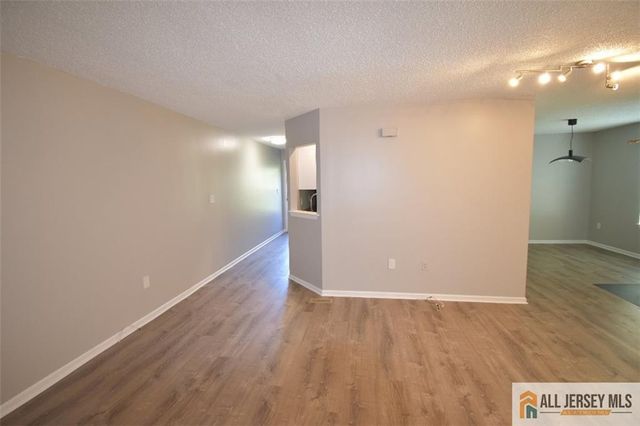 49 Farnham Square, Sayreville, NJ 08859