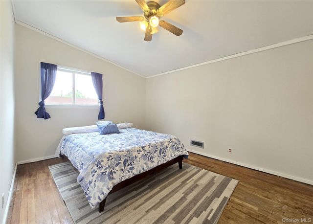 27 Peter Road, Ronkonkoma, NY 11779