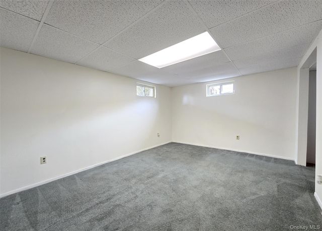 27 Peter Road, Ronkonkoma, NY 11779