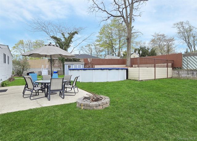 27 Peter Road, Ronkonkoma, NY 11779