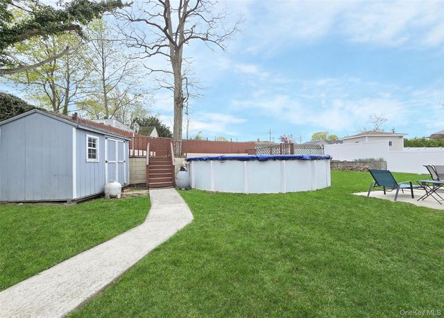 27 Peter Road, Ronkonkoma, NY 11779