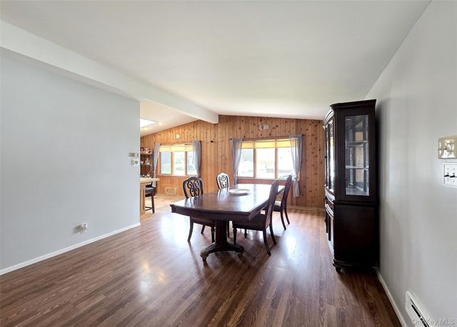 27 Peter Road, Ronkonkoma, NY 11779