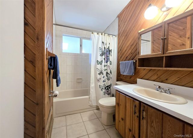 27 Peter Road, Ronkonkoma, NY 11779