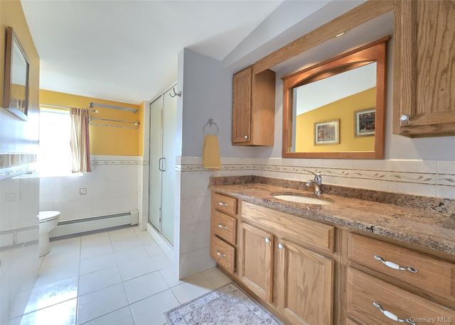 27 Peter Road, Ronkonkoma, NY 11779