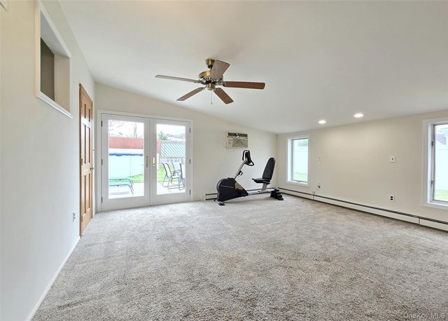 27 Peter Road, Ronkonkoma, NY 11779