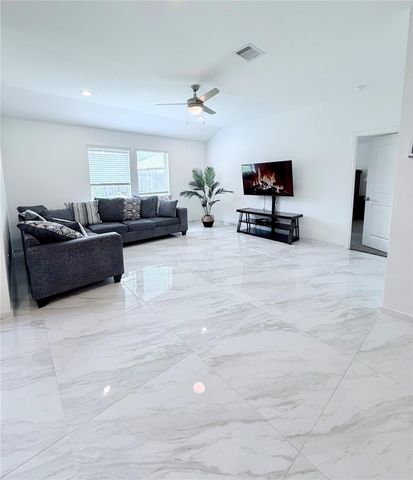 3410 Emerald Anchor Ln, Conroe, TX 77301