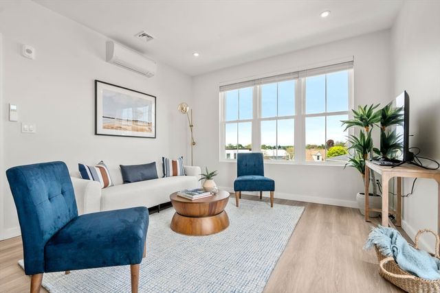10 Somerset 206, Winthrop, MA 02152