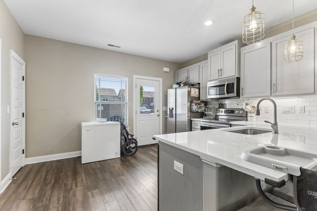 555 Gresham Ln Unit 2D, Murfreesboro, TN 37129