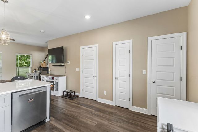 555 Gresham Ln Unit 2D, Murfreesboro, TN 37129