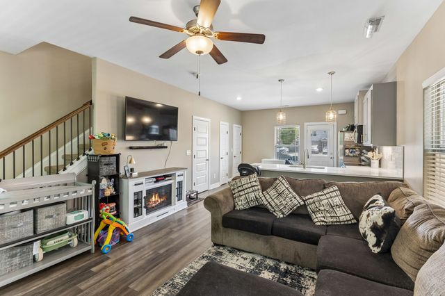 555 Gresham Ln Unit 2D, Murfreesboro, TN 37129