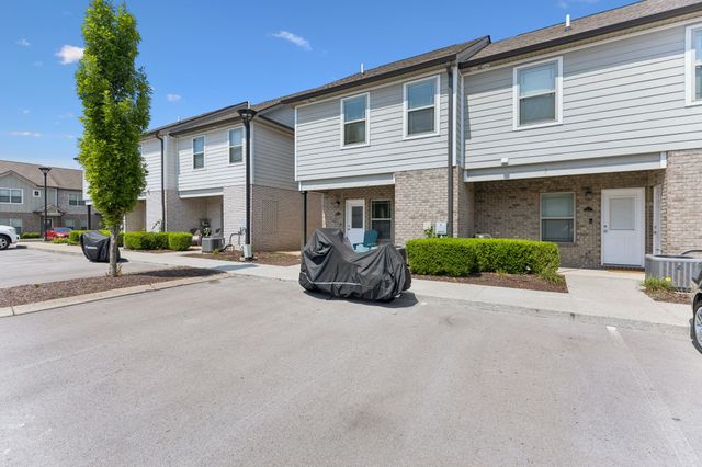 555 Gresham Ln Unit 2D, Murfreesboro, TN 37129