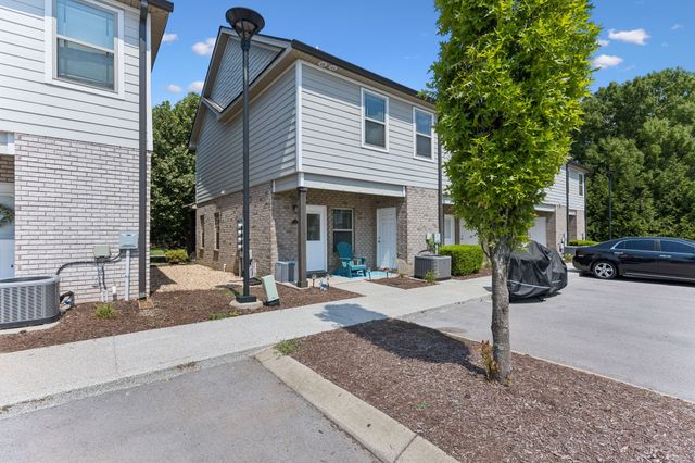 555 Gresham Ln Unit 2D, Murfreesboro, TN 37129