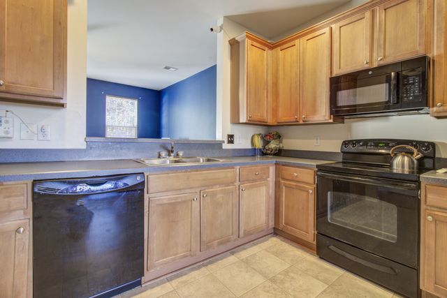 905 Hemingway Circle, Summerville, SC 29483