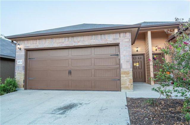 421 Jack Rabbit LN A, Buda, TX 78610