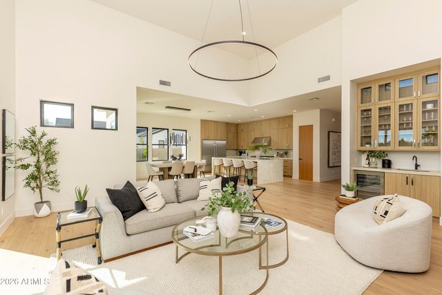 3021 E Rosemonte Drive, Phoenix, AZ 85050