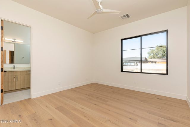 3021 E Rosemonte Drive, Phoenix, AZ 85050