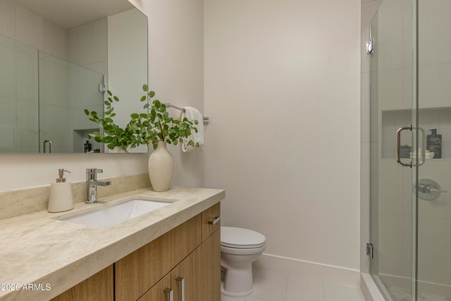 3021 E Rosemonte Drive, Phoenix, AZ 85050
