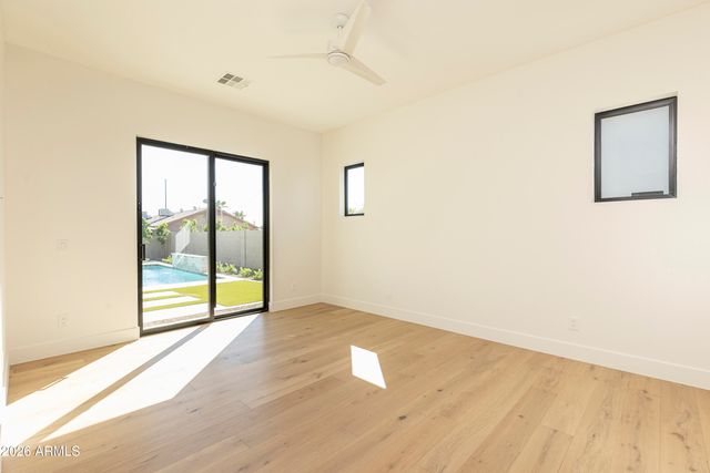3021 E Rosemonte Drive, Phoenix, AZ 85050