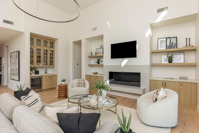 3021 E Rosemonte Drive, Phoenix, AZ 85050