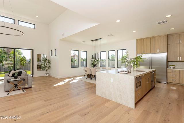 3021 E Rosemonte Drive, Phoenix, AZ 85050